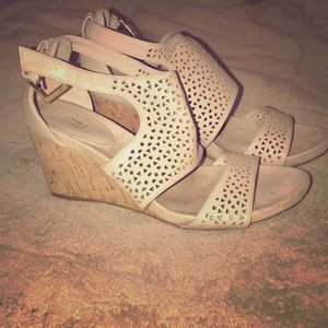 Cream colored wedges!!